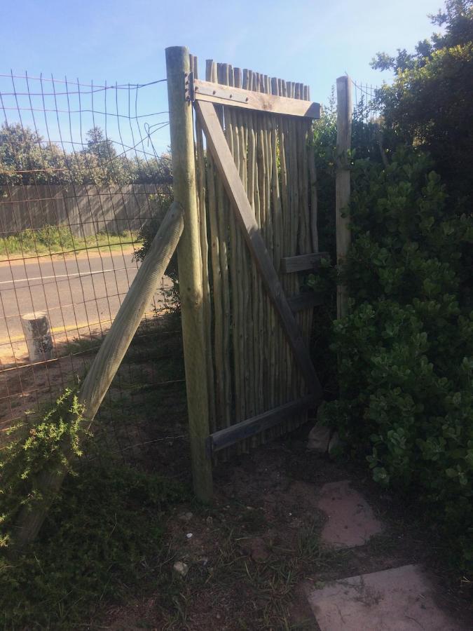 Rustic Beach House 300 Steps From The Ocean Cape Town Bagian luar foto